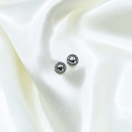 ARO PLATEADO MULTI-STRASS CIRCULO C/ CORAZON EN EL CENTRO
