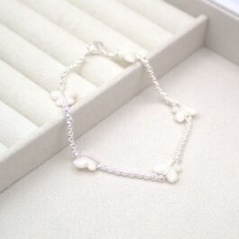 PULSERA DE ACERO BLANCO ROLO FINA C/5 MARIPOSAS BLANCAS