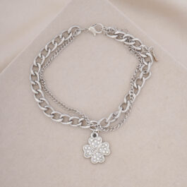 PULSERA PLATEADA  DOBLE CADENA C/DIJE DE TREBOL STRASS