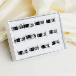 ANILLO DE ACERO CALABERA CON FONDO NEGRO X 12