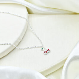 COLLAR C/CADENA DE ACERO BLANCO Y CEREZAS
