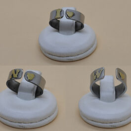 ANILLO DE ACERO Y MONEDA C/INICIAL