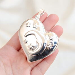 DIJE DE ACERO BLANCO CORAZON C/ LUNA Y ESTRELLAS