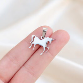 DIJE DE ACERO UNICORNIO PLANO DOBLE PULIDO
