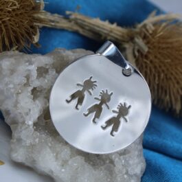 DIJE ACERO BLANCO MEDALLA CON HIJOS CALADOS