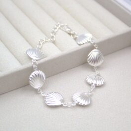 PULSERA DE ACERO BLANCO DISEÑO DE OSTRA