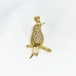 DIJE DE ACERO DORADO COLIBRI MICROPAVE SOBRE RAMA