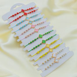 PULSERA DE MACRAME TREBOL DE COLORES CLAROS X12