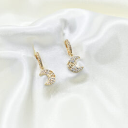ARGOLLA DE ACERO DORADO MICROPAVE C/ DIJE LUNA