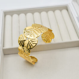 ESCLAVA DE ACERO DORADO ABIERTA ANCHA HOJAS