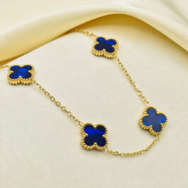 COLLAR DE ACERO DORADO 5 TREBOL AZULES