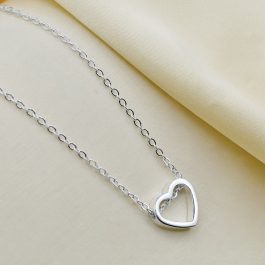 COLLAR DE ACERO BLANCO C/ DIJE CORAZON CALADO