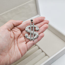 DIJE SIGNO DOLAR PLATEADO MULTI STRASS