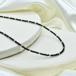 COLLAR CRISTAL DE ROCA COLOR NEGRO C/ BOLITAS DORADAS