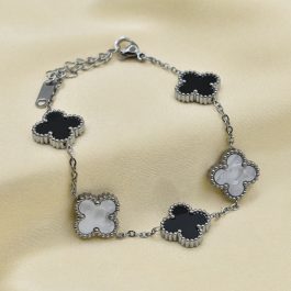 PULSERA DE ACERO C/5 TREBOLES COMBINADO BLANCO Y NEGRO