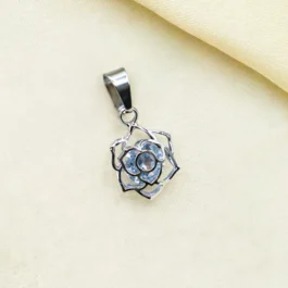 DIJE PLATEADO DE FLOR CALADA C/ CUBIC