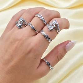 ANILLO DE ACERO BLANCO C/STRASS X6