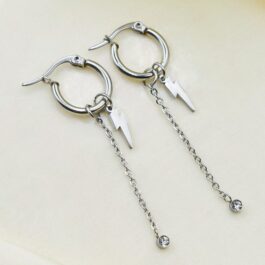 ARO ARGOLLA DE ACERO C/ DIJE DE RAYO COLGANDO Y CADENA C/STRASS 1CM