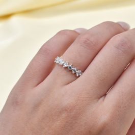 ANILLO DE PLATA 7 CUBIC ENGARZADOS TIPO ROMBO