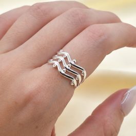 ANILLO DE PLATA TIPO ONDEADO C/ZIRCON SOLO MEDIDA 14
