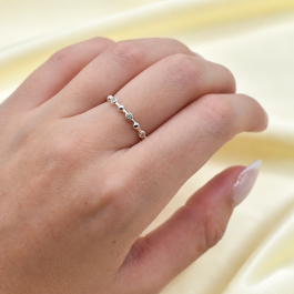 ANILLO DE PLATA C/3 ZIRCON Y 4 BOLITA SOLO MEDIDAS CHICAS