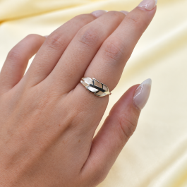 ANILLO DE PLATA Y NACAR CON FORMA DE HOJA SOLO MEDIDA 14
