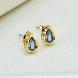 ARO BAÑADO EN  ORO 14K  TIPO GOTA EN CUBIC A COLOR CELESTE ENVUELTO