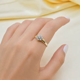 ANILLO DE PLATA Y ORO FRUTILLA TIPO FLOR EN MEDIDA 18