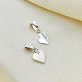 DIJE DE PLATA CORAZON DE COSTADO CHICO
