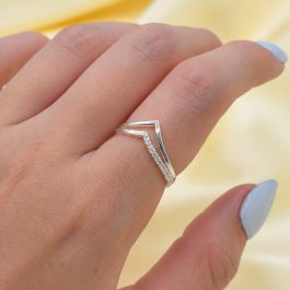 ANILLO DE PLATA ZIRCON EN V DOBLE