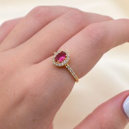 ANILLO BAÑO DE ORO 18K TIPO CINTILLO OVAL PIEDRA FUCSIA SOLO MEDIDAS CHICAS