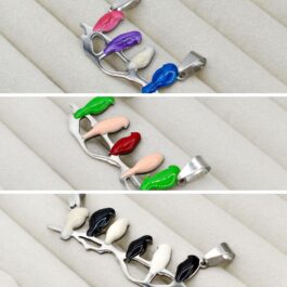 DIJE DE ACERO FAMILIA DE PAJAROS ESMALTADOS VARIOS COLORES