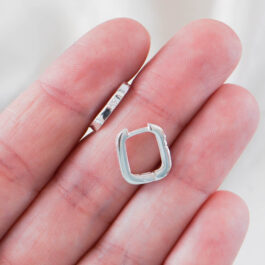 ARGOLLA DE PLATA CUADRADA C/MICROPAVE 11MM