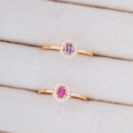 ANILLO BAÑO DE ORO 14K CINTILLO PIEDA OVAL COLOR Y ZIRCON ALRREDEDOR