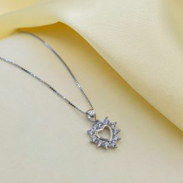 COLLAR DE PLATA RODINADA CORAZON CALADO C/CUBIC