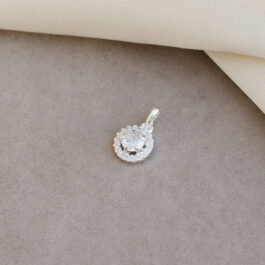 DIJE DE PLATA CIRCULO MICROPAVE C/ CUBIC EN MEDIO