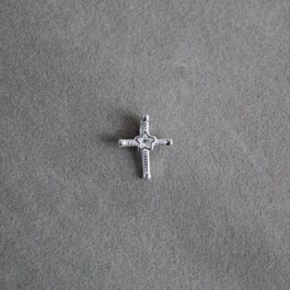 DIJE DE PLATA CRUZ C/ESTRELLA EN MEDIO Y 1 STRASS