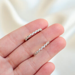 ARO ARGOLLA DE PLATA RODINADA C/ZIRCON EN CURVA