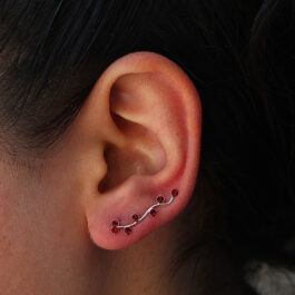 ARO DE PLATA TREPADOR CURVA C/STRASS DE COLOR