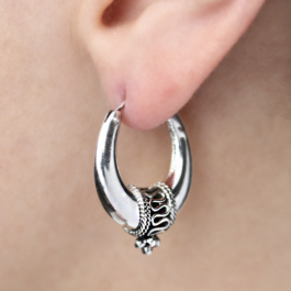 ARO ARGOLLA DE PLATA INFLADA C/5 PUNTITOS EN EL MEDIO