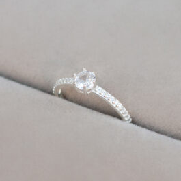 ANILLO DE PLATA CINTILLO C/ TODO STRASS A LOS COSTADOS