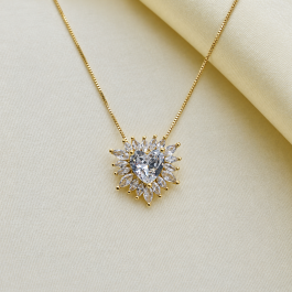 COLLAR CORAZON TODO ZIRCON EN FORMA DE ESPIGA BAÑO EN ORO 18K COLOR BLANCO