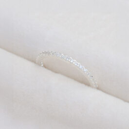 ANILLO DE PLATA MEDIO SIN FIN MULTISTRASS ENGARZADO