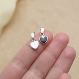 DIJE DE PLATA CORAZÓN C/NÁCAR Y ONIX CHICO