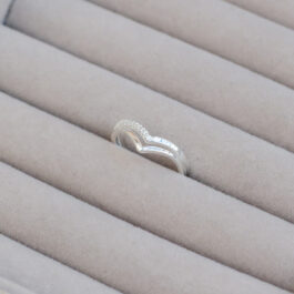 ANILLO DE PLATA ZIRCON EN V DOBLE