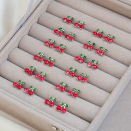 ARO PLATEADO CEREZA C/STRASS DE COLOR X12