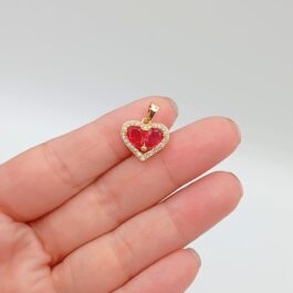 DIJE DORADO CORAZON C/BORDES DE CUBICS Y GEMA DE COLOR