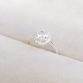 ANILLO DE PLATA CINTILLO C/ CUBIC REDONDO E INCRUSTACION