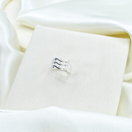 ANILLO DE PLATA TIPO ONDEADO C/ZIRCON