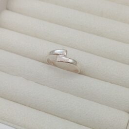 ANILLO DE PLATA Y NACAR CRUZADO